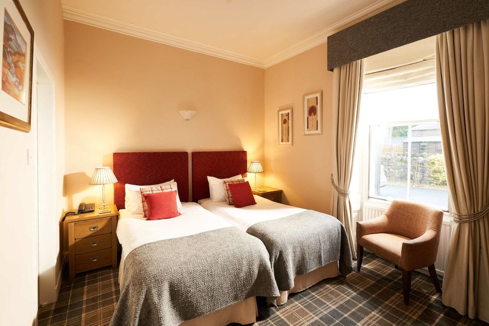 Poppies Hotel Twin Room