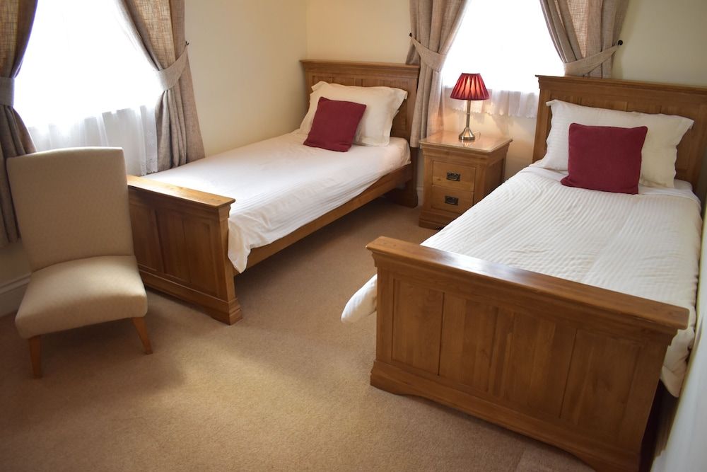 Newcourt Barton Suite, Ensuite 2