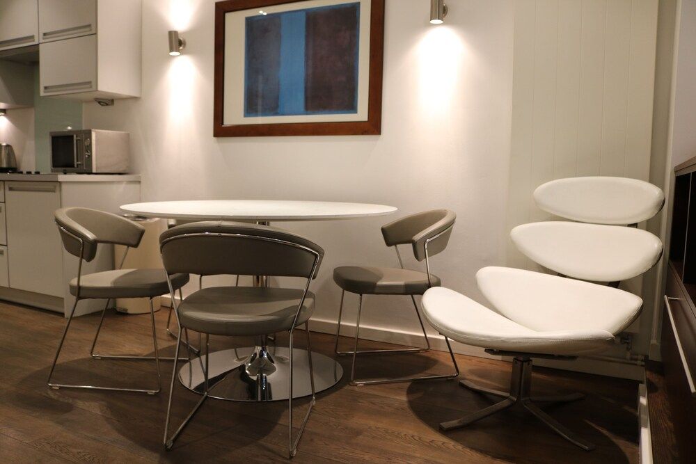 undefined Wentworth Apartments 5