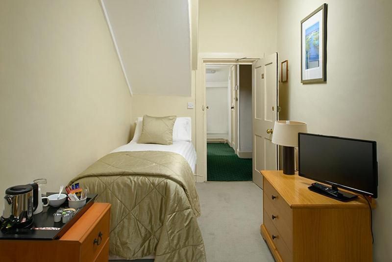 Marlborough Arms Hotel Single Room