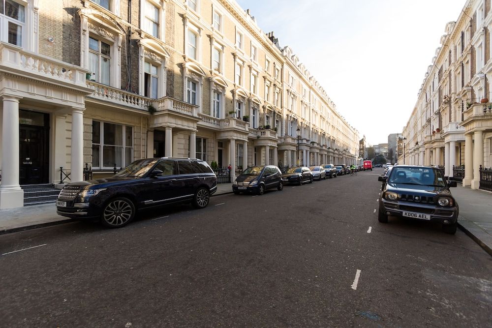 undefined 1 Palace Gardens 2