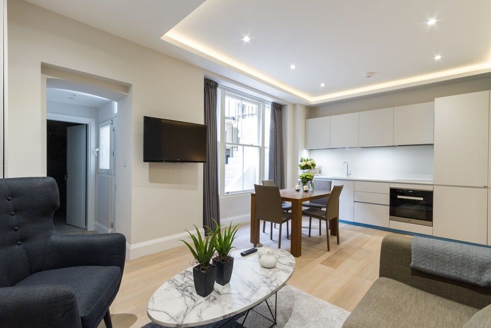 1 Palace Gardens Luxury Apartment 9
