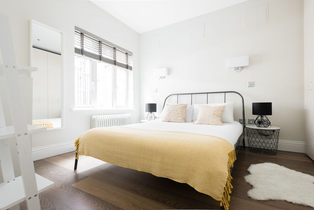 undefined The Oxford Street Retreat - Modern 3BDR in 2 Apartments 8