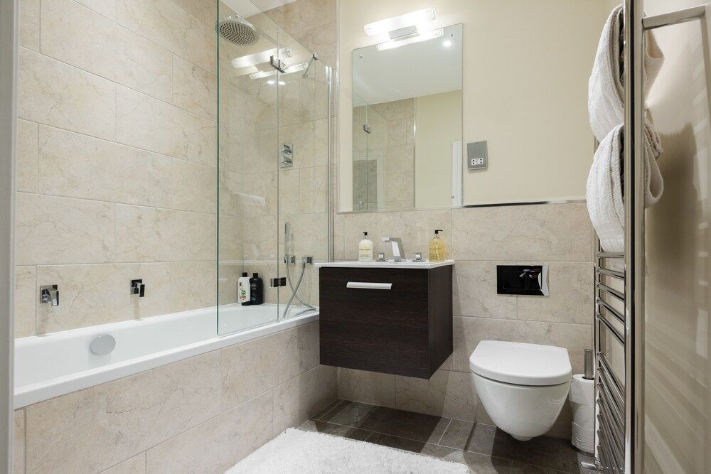 The Oxford Street Retreat - Modern 3BDR in 2 Apartments Apartment (3 Bedrooms) 29