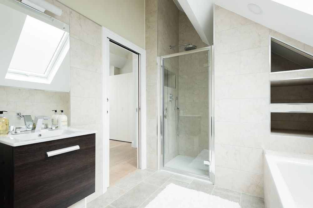 The Oxford Street Retreat - Modern 3BDR in 2 Apartments Apartment (3 Bedrooms) 31