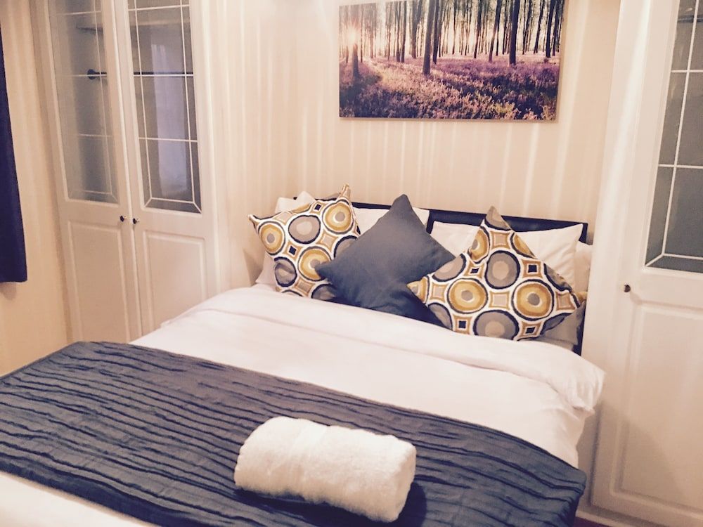 undefined Angel House 7