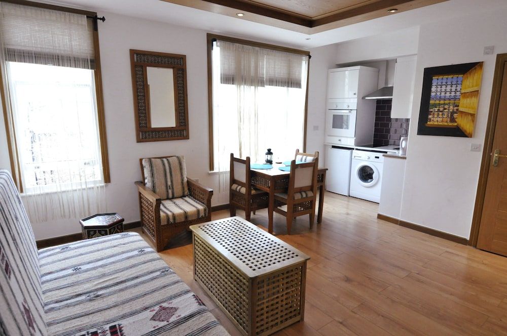 Kempsford House Apartments Deluxe Apartment, 1 Bedroom 8