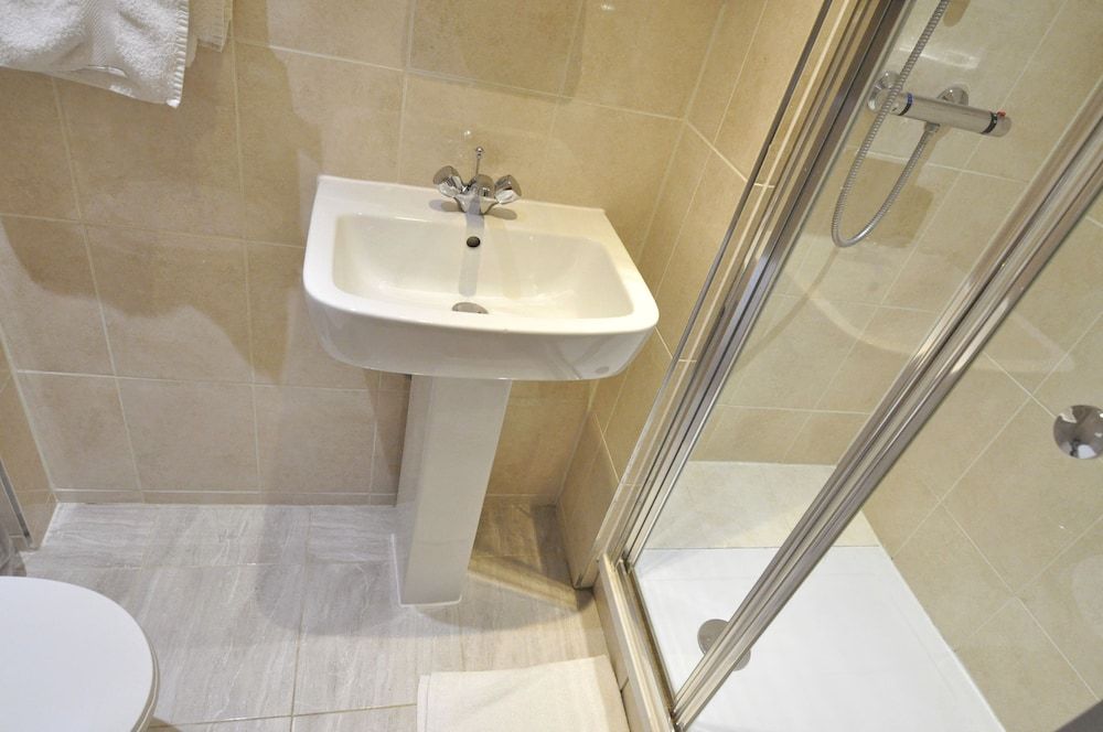 Kempsford House Apartments Deluxe Apartment, 1 Bedroom 13