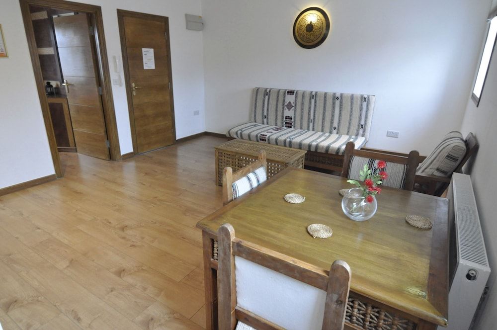 Kempsford House Apartments Deluxe Apartment, 1 Bedroom 9