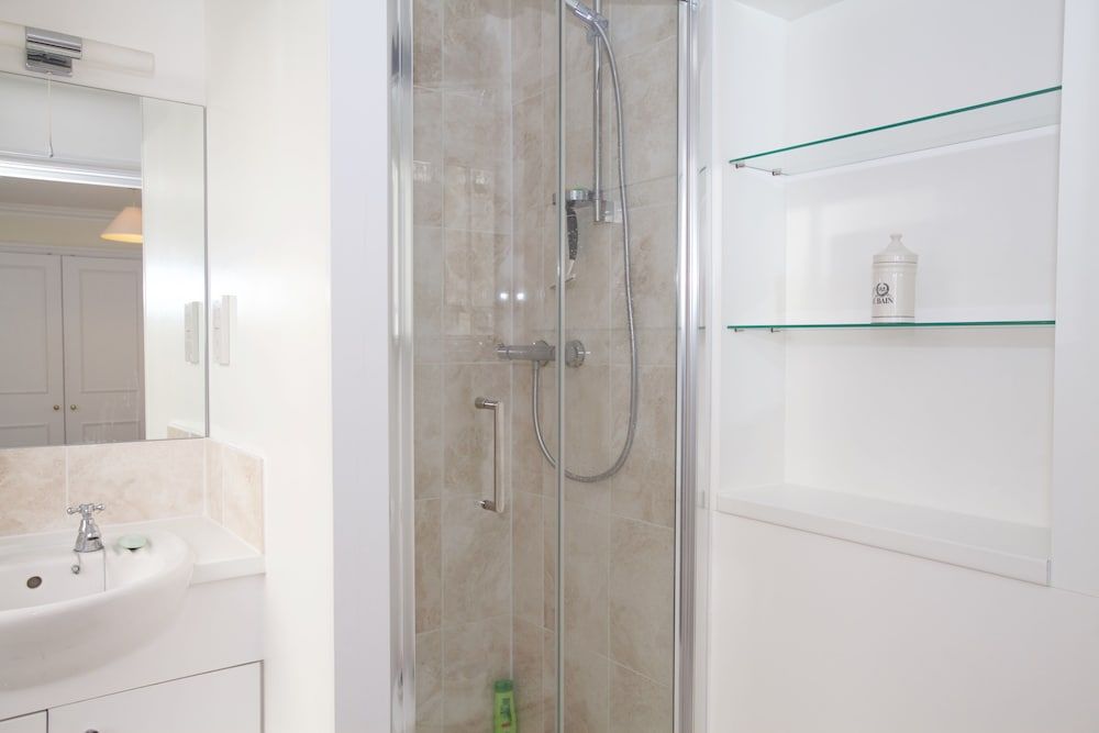 A Place Like Home - Comfortable Apartment in Paddington Apartment, 2 Bedrooms, 2 Bathrooms 11