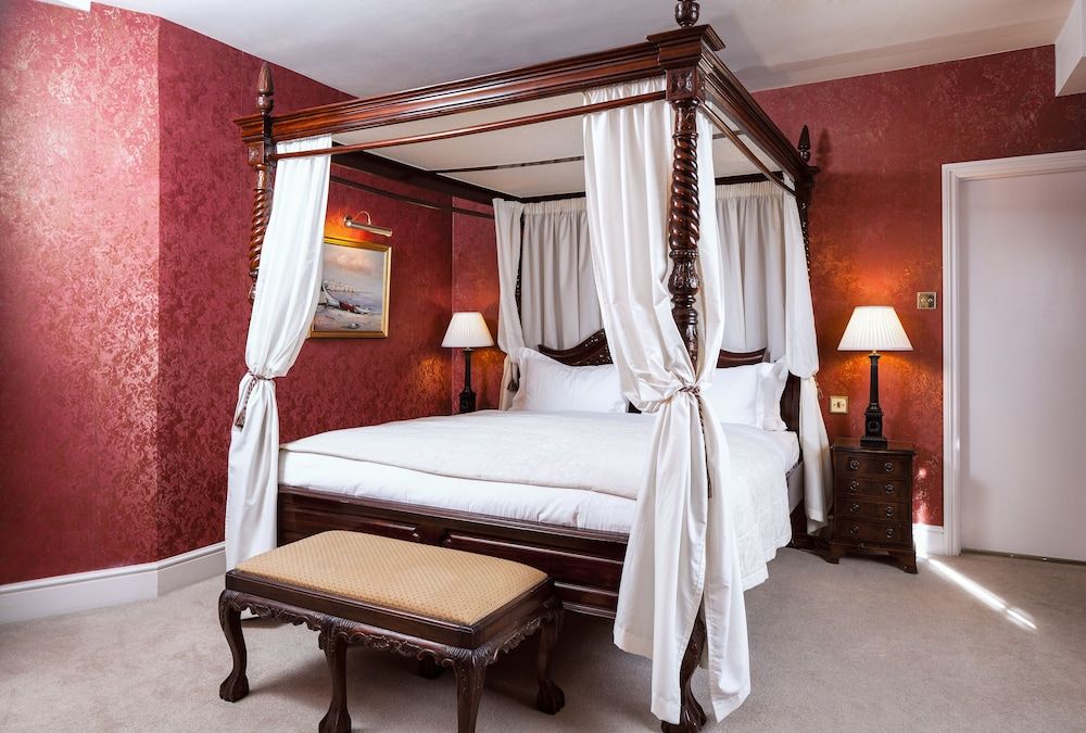 Angel Hotel Luxury Suite 2