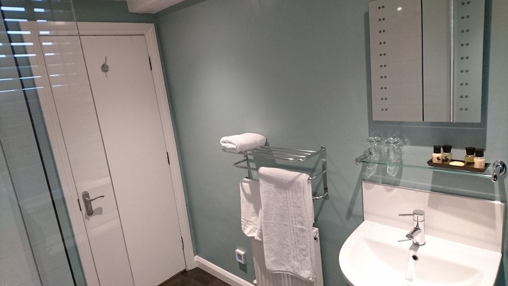 Angel Hotel Junior Suite 11