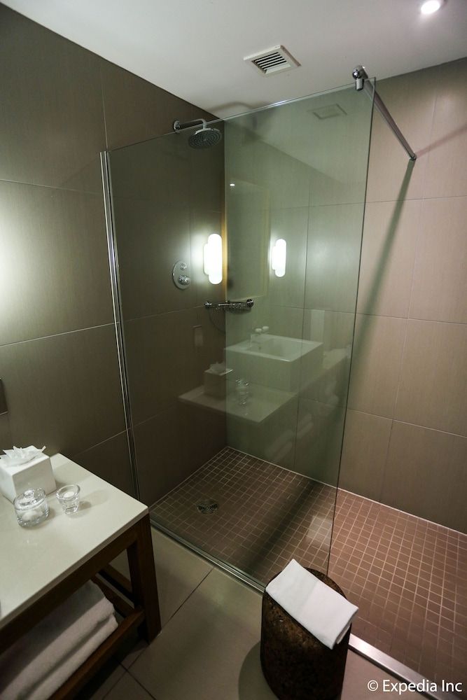 Tigerlily Luxury Twin Room 6