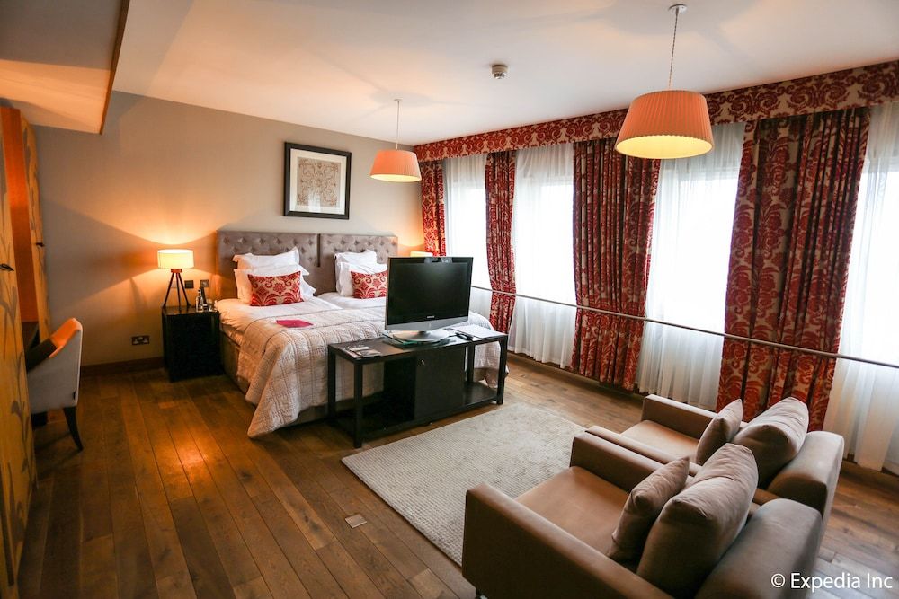 Tigerlily Luxury Twin Room 3