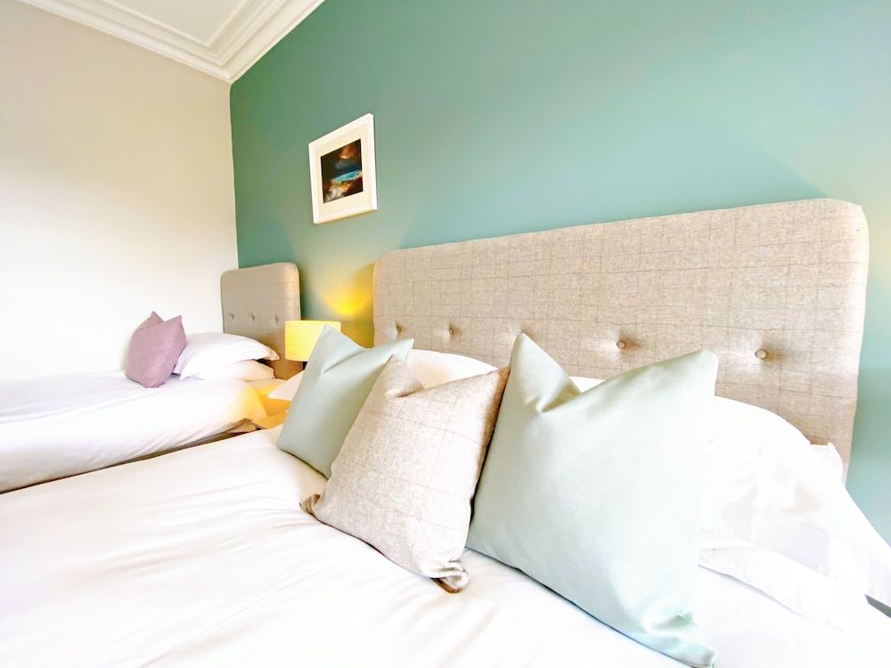 Cairngorm Guest House Family Room (2 Adults + 2 Children)