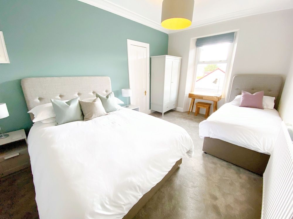 Cairngorm Guest House Family Room (2 Adults + 2 Children) 2