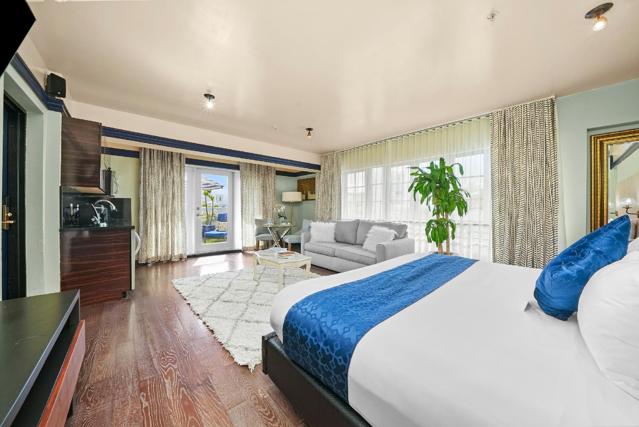 Penthouse Rooftop Terrace Studio