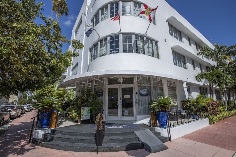 undefined Riviera Hotel South Beach 2