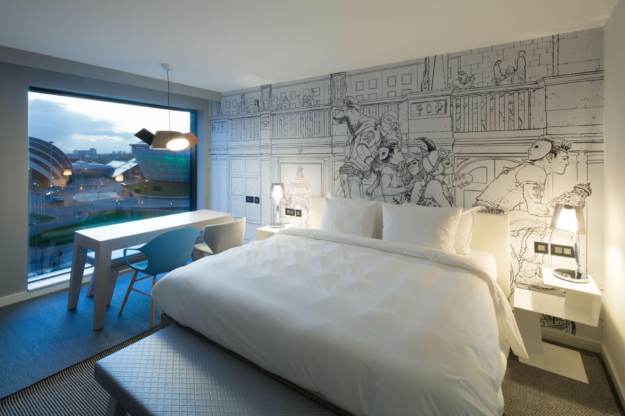 Radisson RED Glasgow Standard Room 11