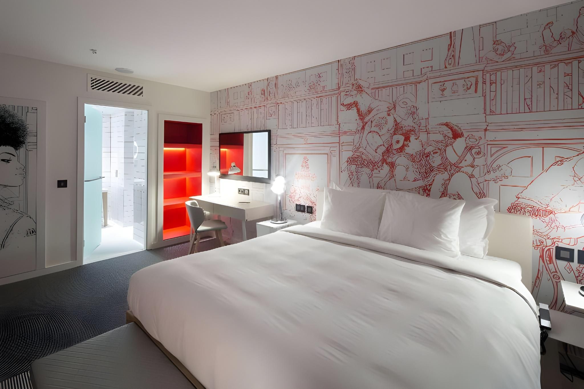 Radisson RED Glasgow Standard Room 9