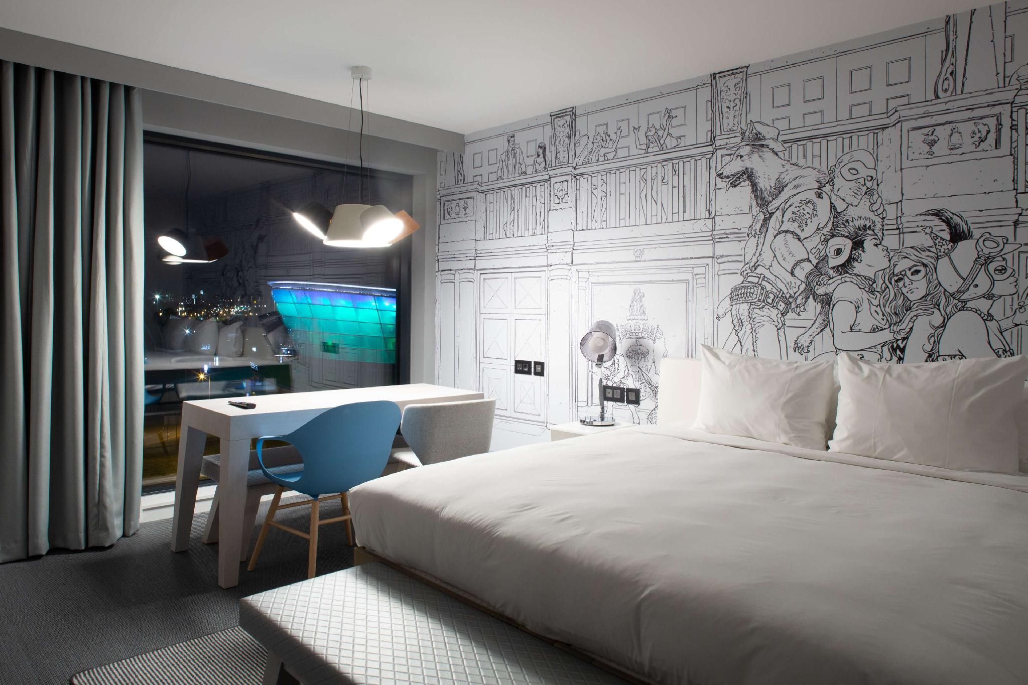 Radisson RED Glasgow Standard Room 12