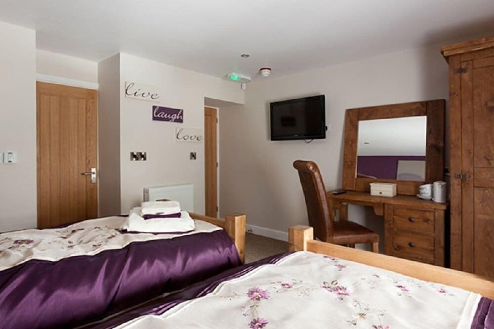 The Fountain Tea Rooms B&B Twin Room 2