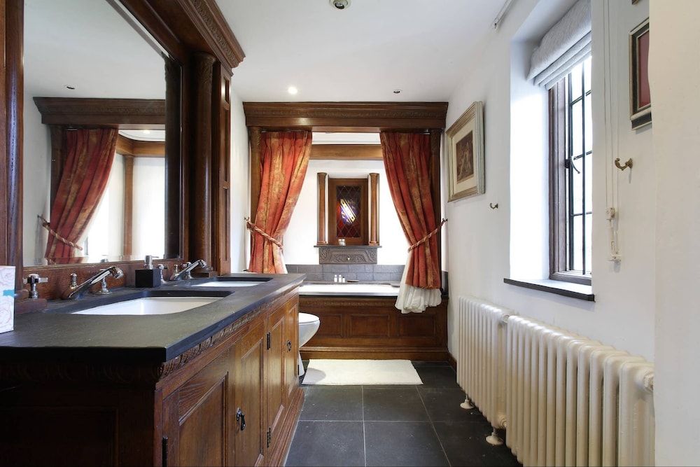 Harlington Manor Superior Double Room, Ensuite, Garden View (The Tabor Room) 9