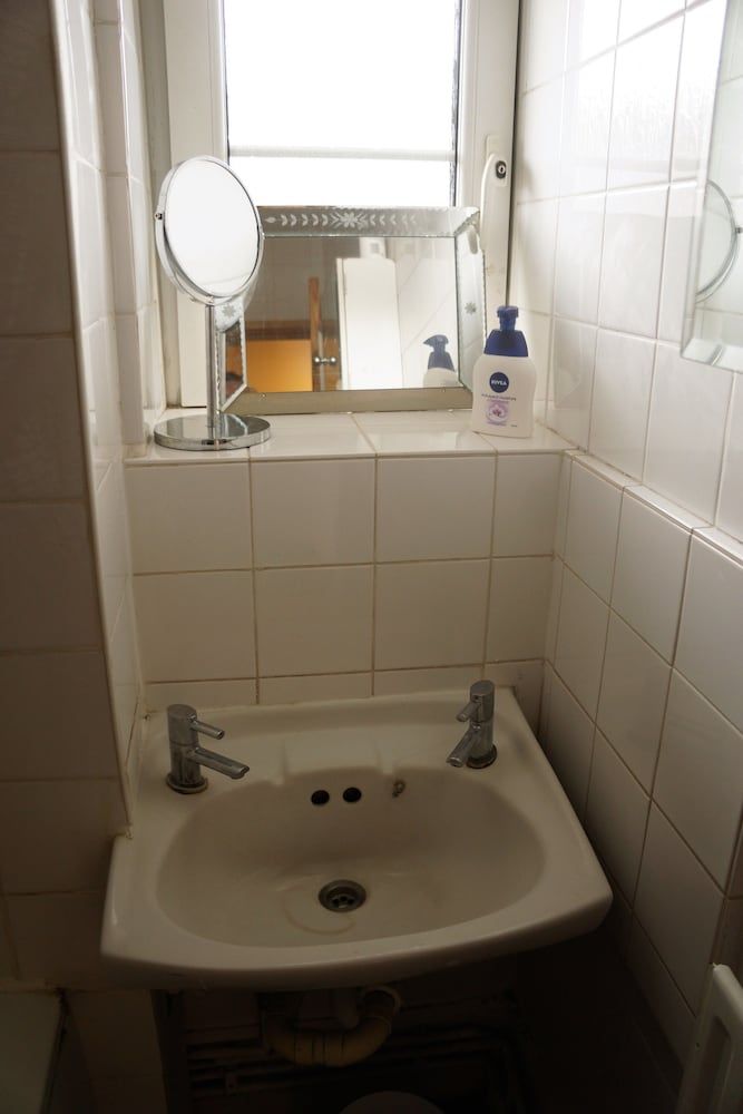 Beechwood House Comfort Apartment, 4 Bedrooms, City View, Courtyard Area 23