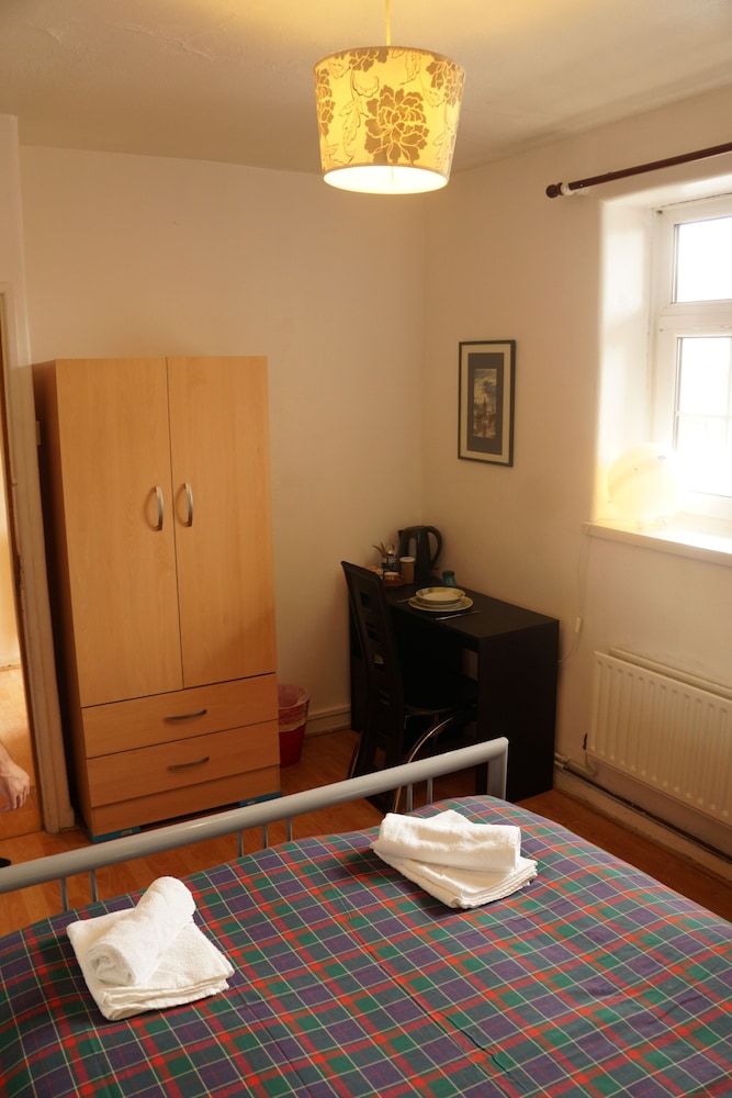 Beechwood House Comfort Apartment, 4 Bedrooms, City View, Courtyard Area 21