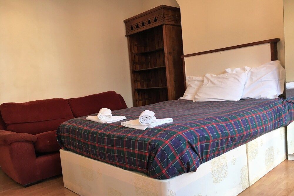 Beechwood House Comfort Apartment, 4 Bedrooms, City View, Courtyard Area 22