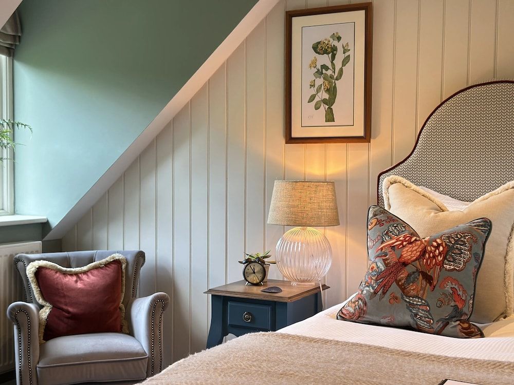 The White Horse Classic Room 6