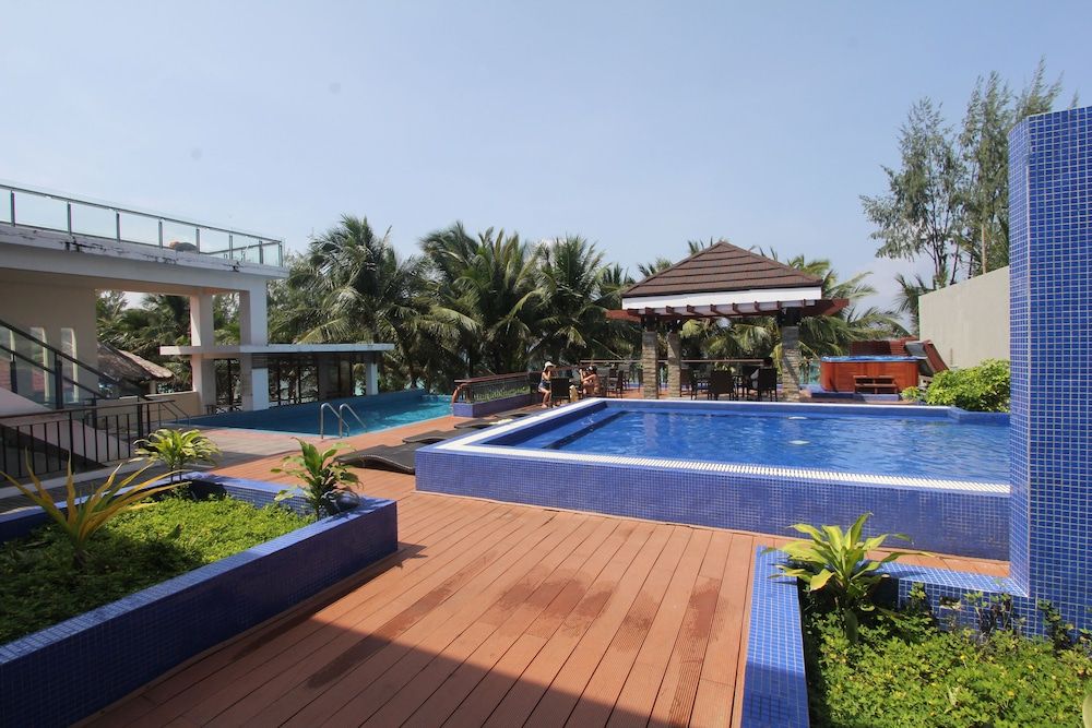 undefined Crown Regency Beach Resort 6