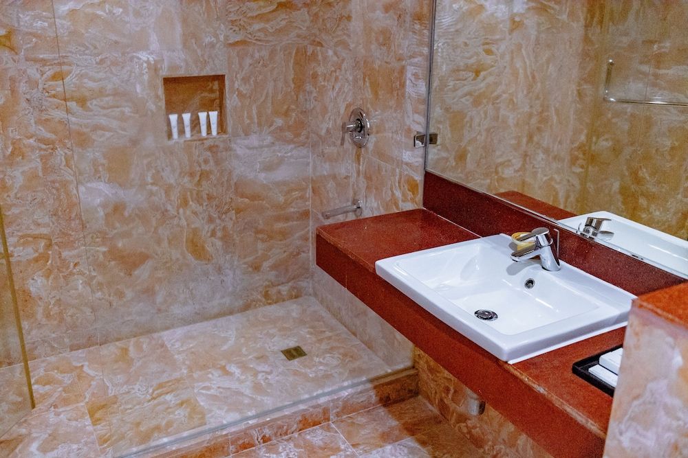 Crown Regency Beach Resort Junior Suite 8