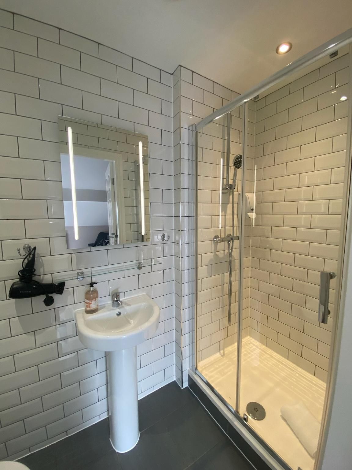 undefined Hotel Tia 6