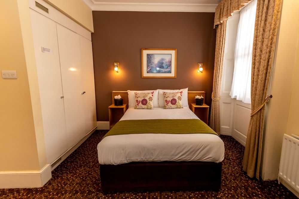 The Darlington Hyde Park Standard Double Room 3
