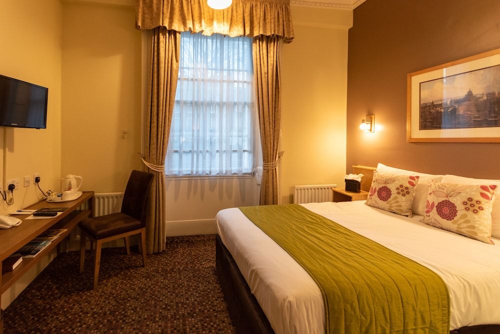 The Darlington Hyde Park Standard Double Room 7