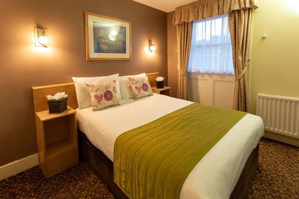 The Darlington Hyde Park Standard Double Room 8