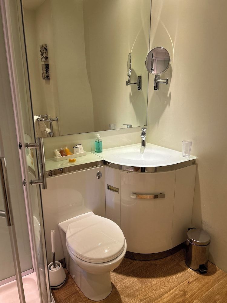 Moresby Hall Brereton Standard Double Room B&B (Upper Level) 2