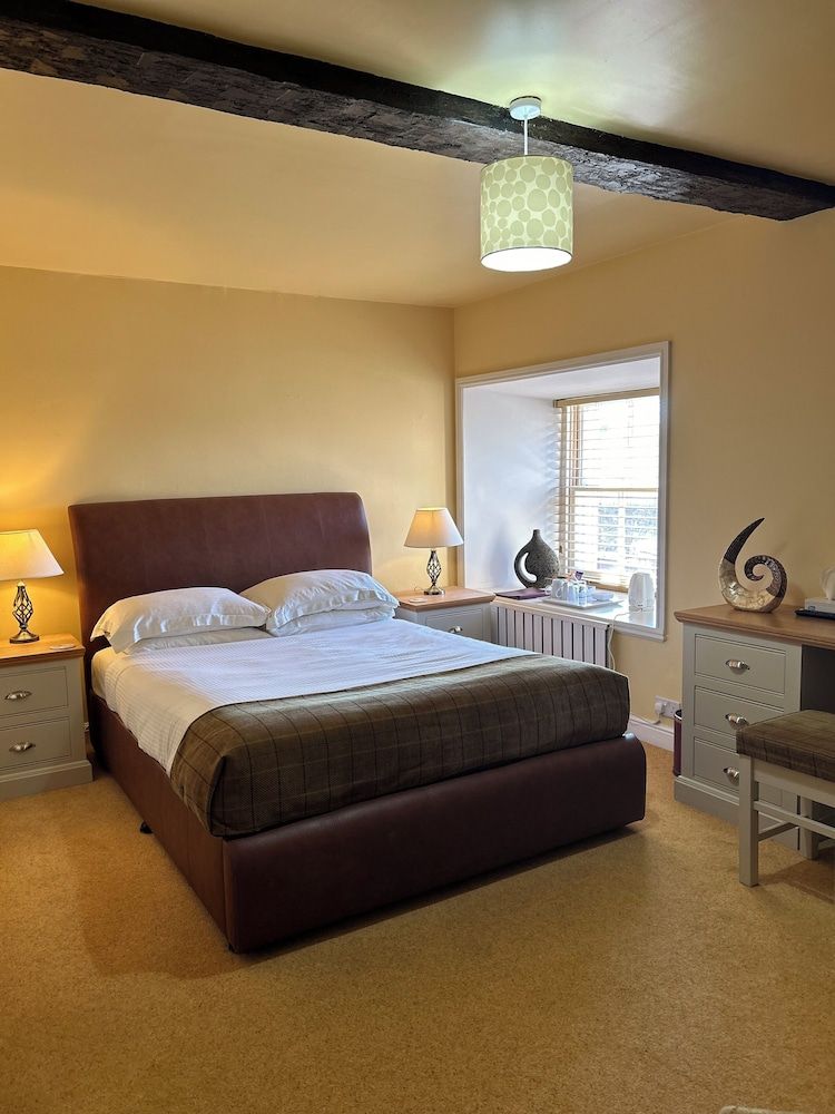 Moresby Hall Brereton Standard Double Room B&B (Upper Level)