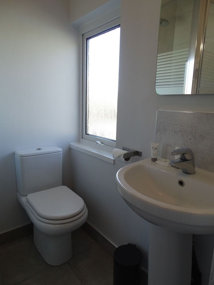 The Beeches Hotel and Leisure Club Queen Double Room 4