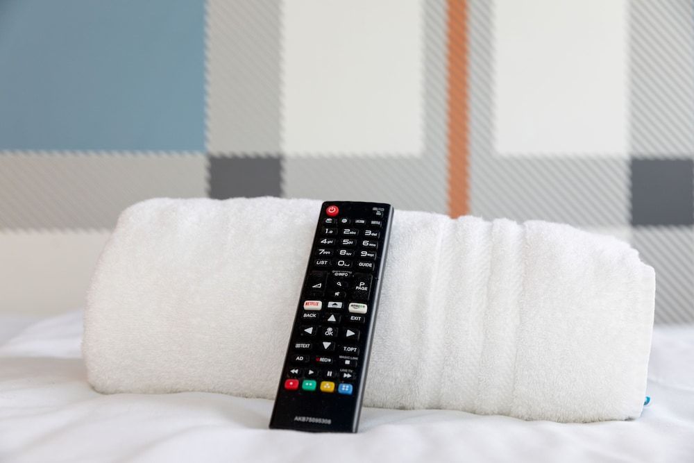 easyHotel Glasgow Basic Twin Room, 2 Twin Beds, No Windows 6