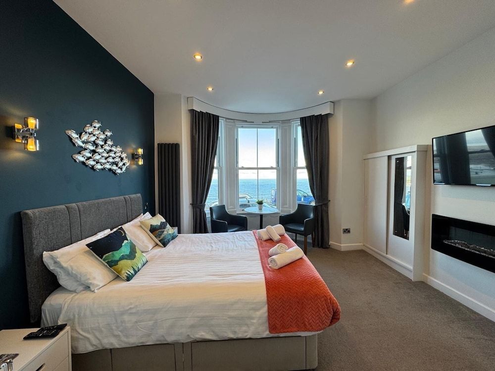 Superior Studio, 1 Queen Bed, Non Smoking, Sea View