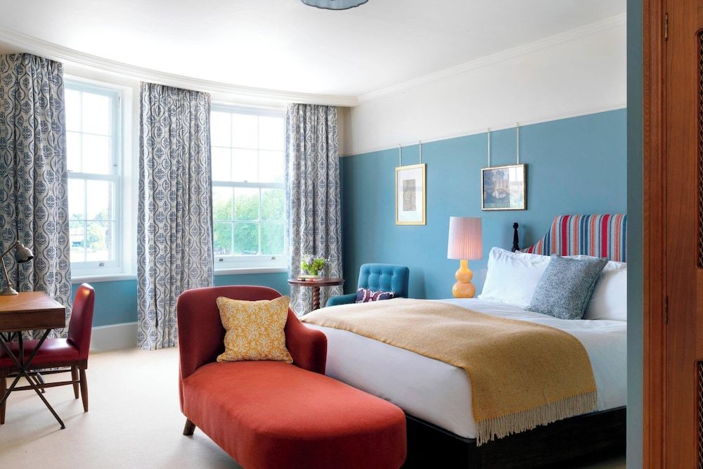 University Arms, Autograph Collection