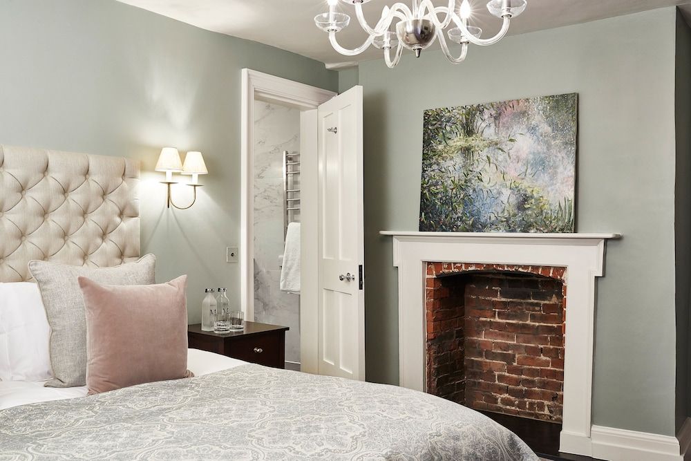 The Marquis Deluxe Room 5