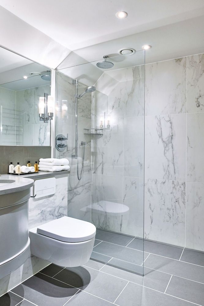 The Marquis Deluxe Room 4