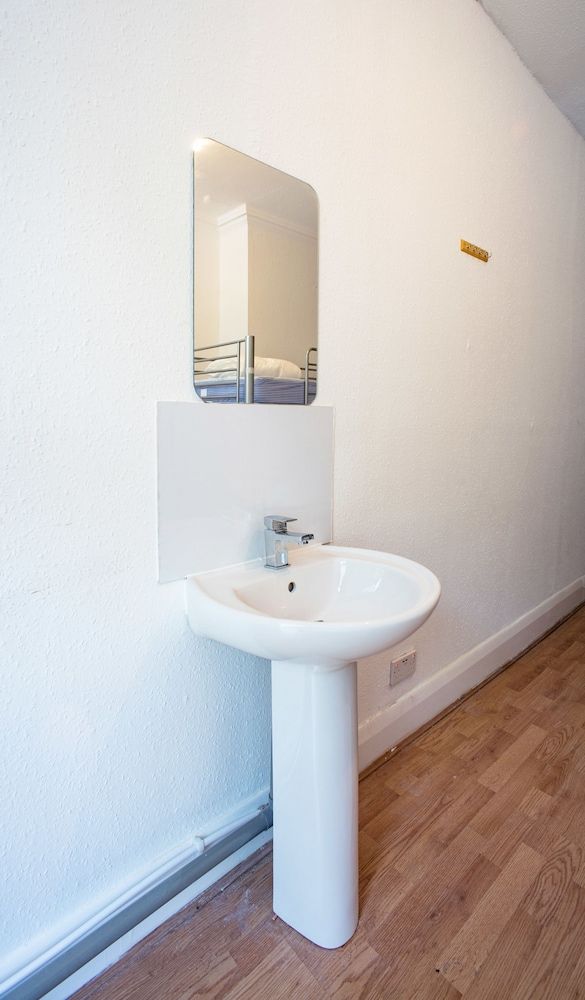 Mile End Beds - Hostel Shared Dormitory, Mixed Dorm, Shared Bathroom (4-Beds Dorm with Shared Bathroom) 11