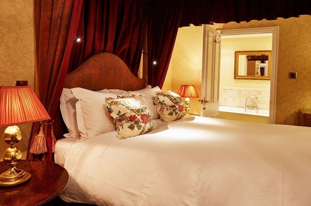 Ockenden Manor Hotel & Spa Room (Sussex) 4