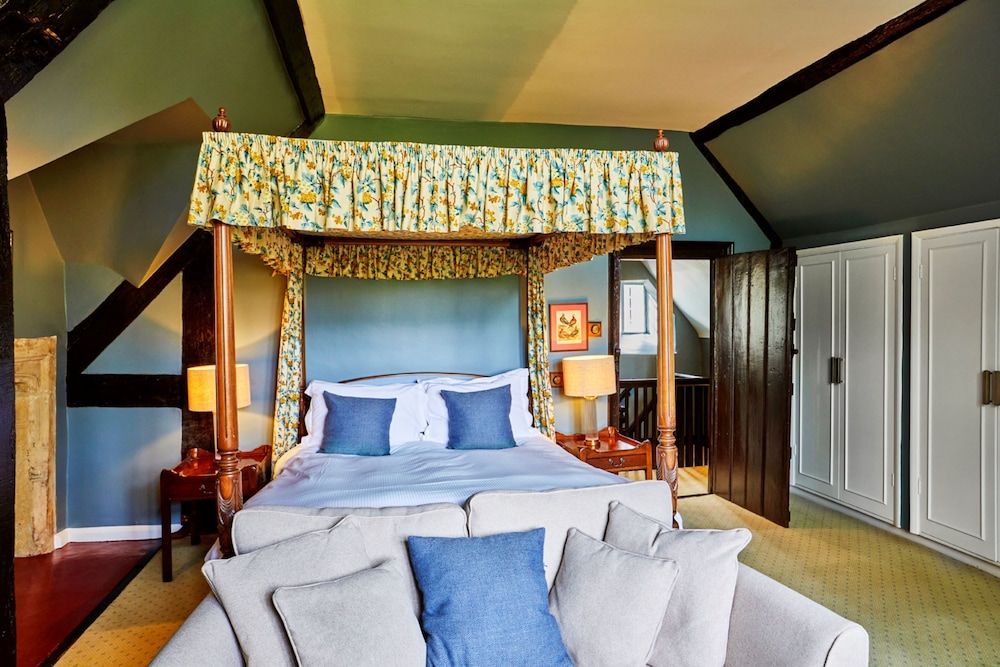 Ockenden Manor Hotel & Spa Room (Sussex) 2