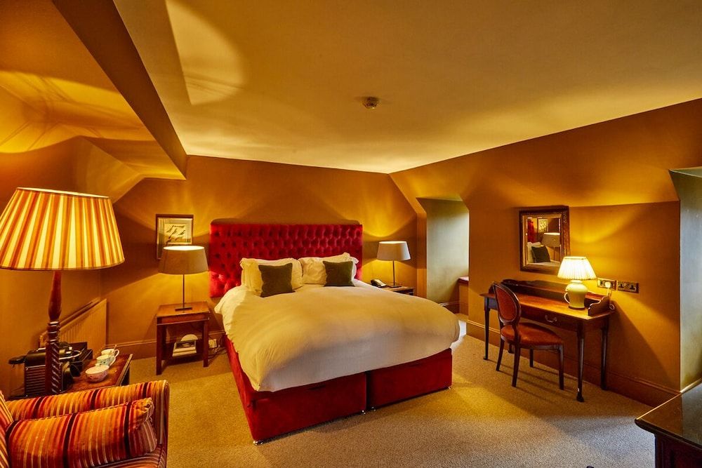 Ockenden Manor Hotel & Spa Room (Sussex) 3