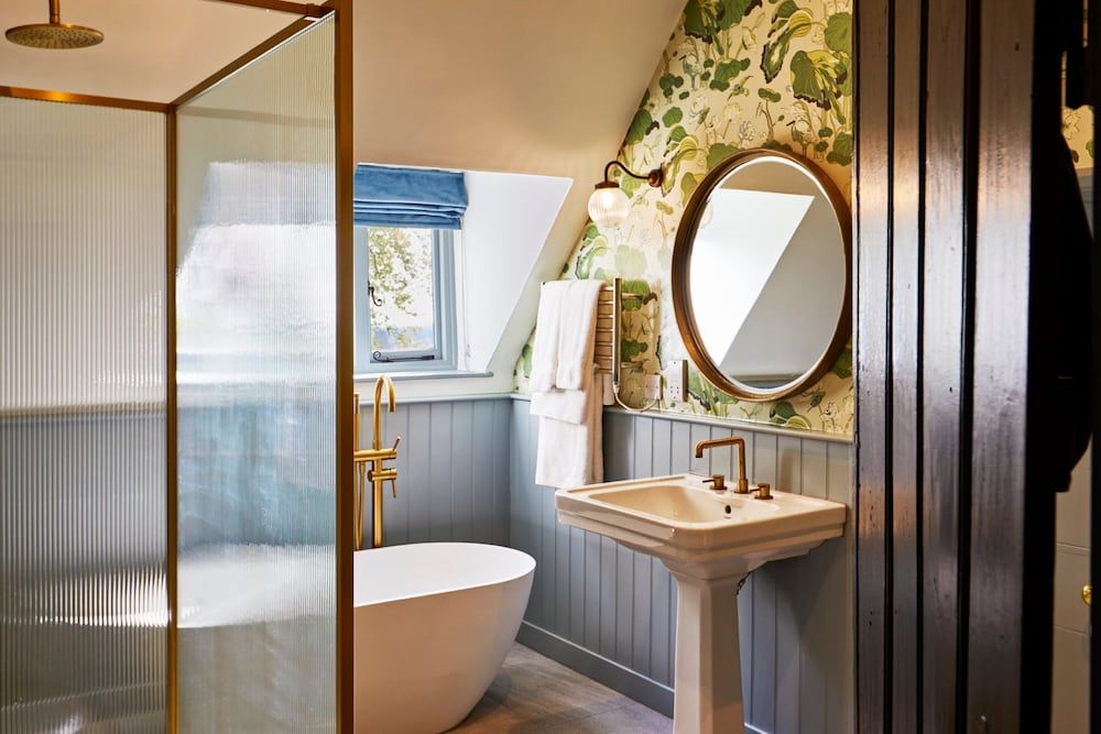 Ockenden Manor Hotel & Spa Room (Sussex) 6